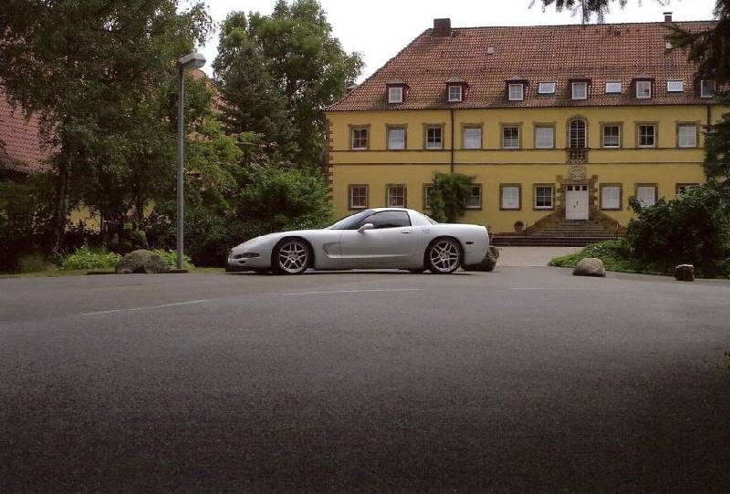 MARTINS RANCH white Corvette castle 